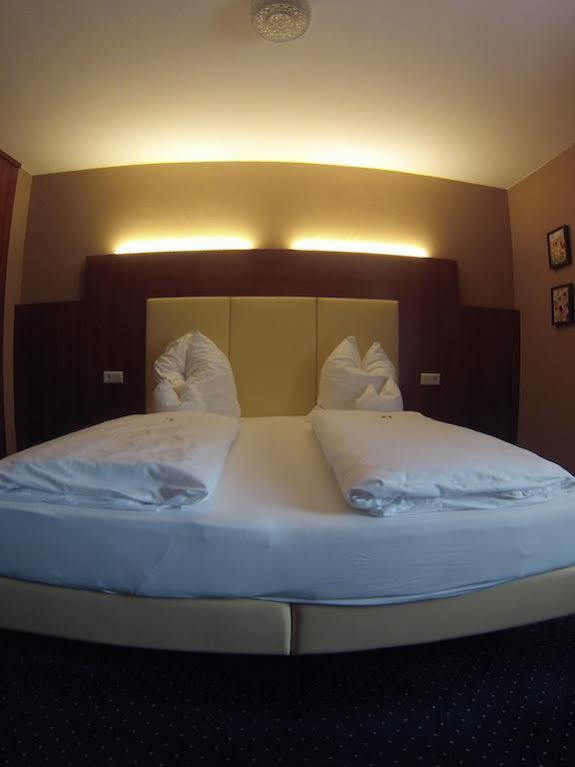 Hotel Wahlster Σααρμπρύκεν Εξωτερικό φωτογραφία