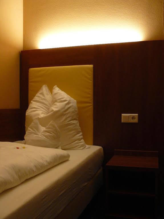 Hotel Wahlster Σααρμπρύκεν Εξωτερικό φωτογραφία